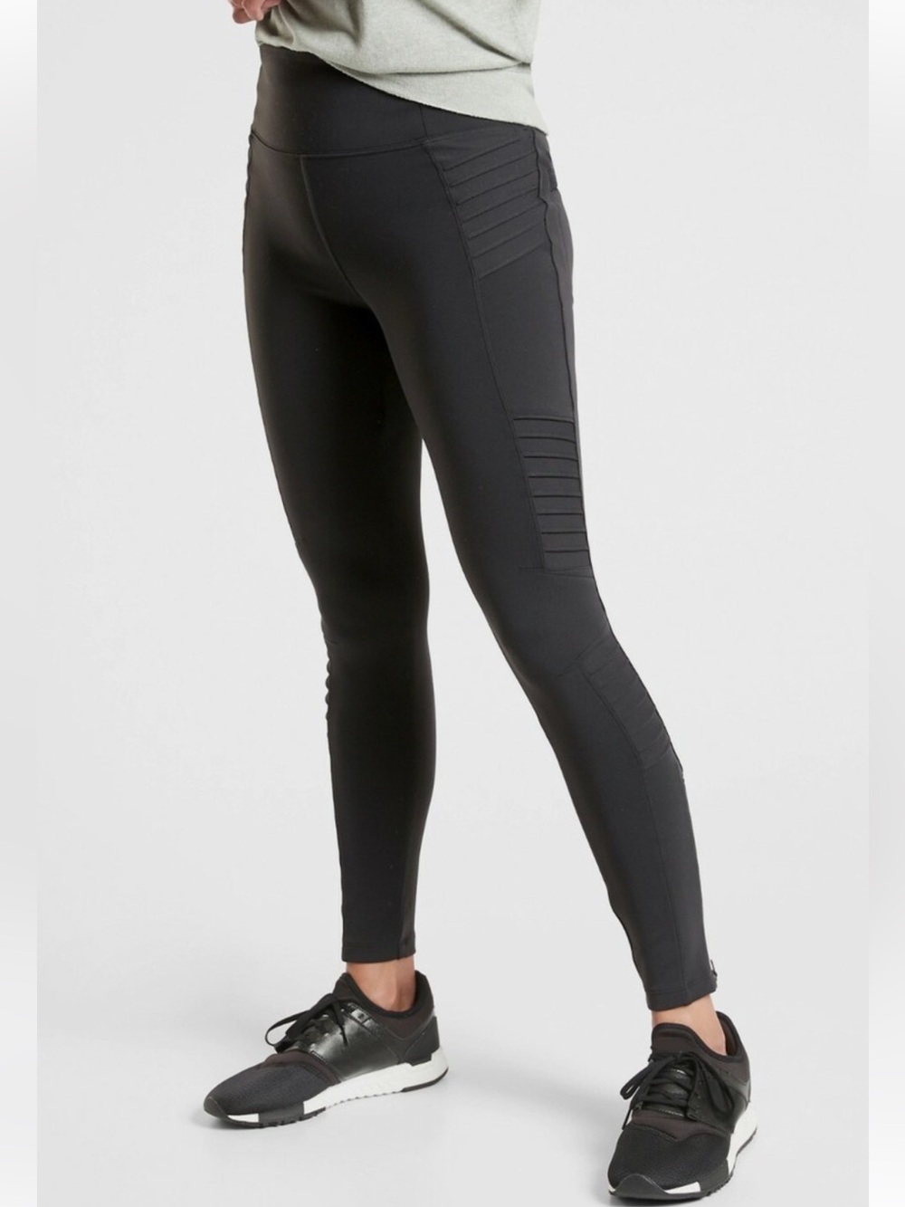 Athleta Delancey Moto Tight leggings in charcoal o
gray